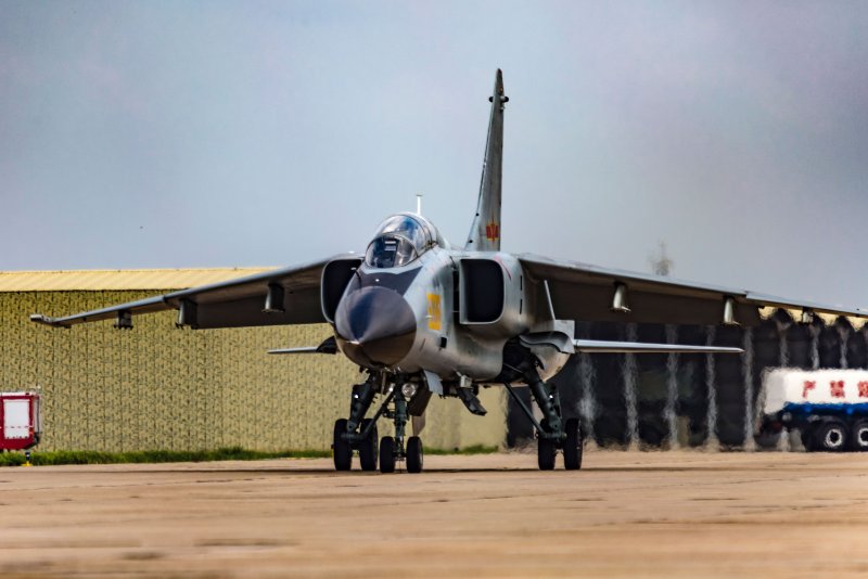 Истребители-бомбардировщики Xian JH-7