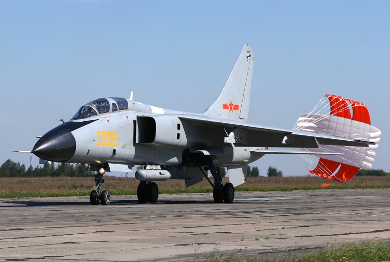 Истребитель-бомбардировщик JH-7a