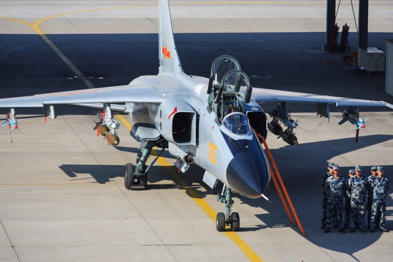 Xian JH-7a борт. № "20029 жёлтый"