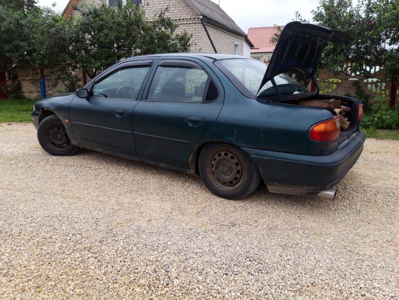 Ford Mondeo 1994 stance