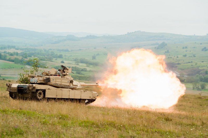 Танки Abrams стрельбы