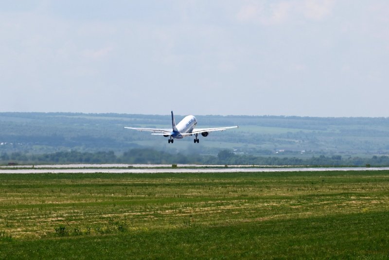 РУСЛАЙН авиакомпания CRJ-200