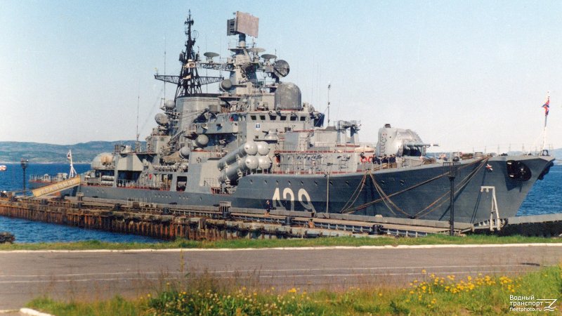 Гвардейский эскадренный миноносец "Гремящий"