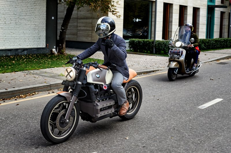 Gentleman's Ride Suzuki