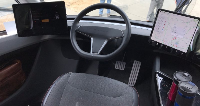 Tesla Semi кабина