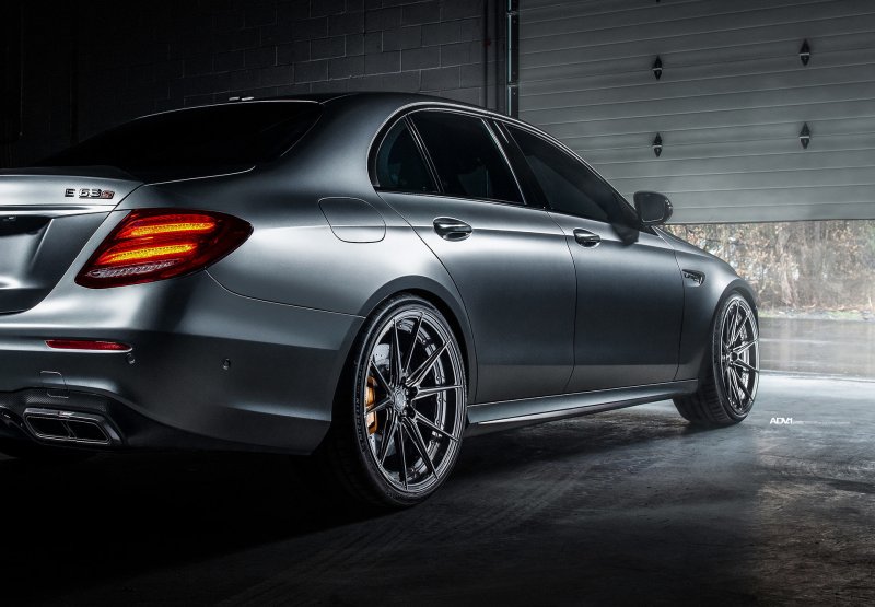 Мерседес Бенц e63s AMG