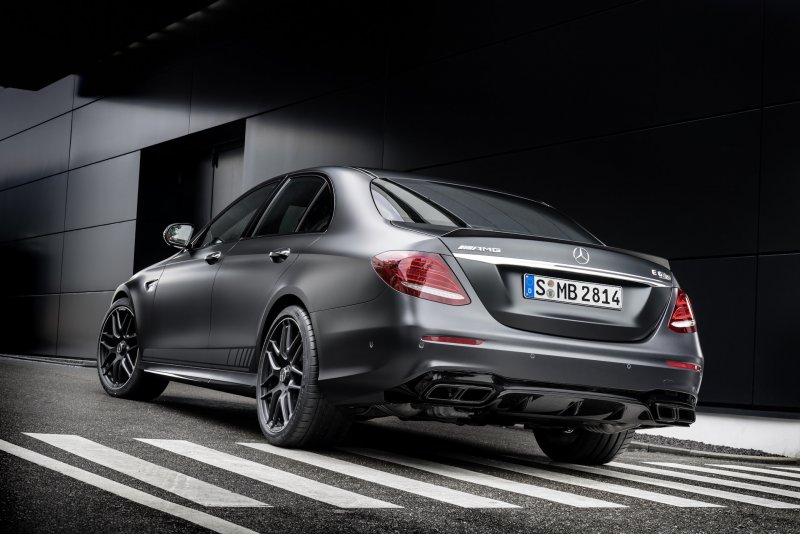 Мерседес-Бенц e63s