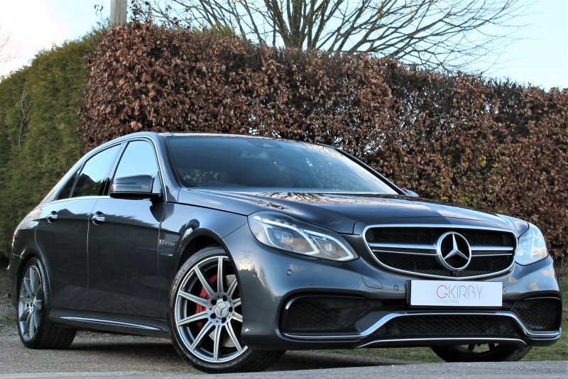 Мерседес Бенц е 63 AMG