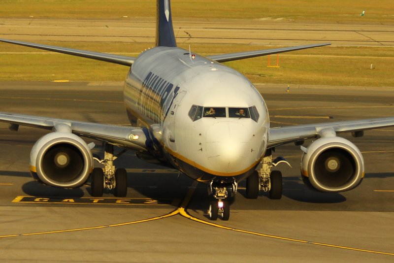 Ei-don Боинг 737-300