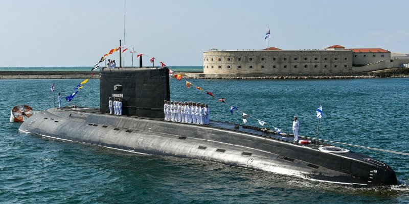 Подводная лодка России всплыла