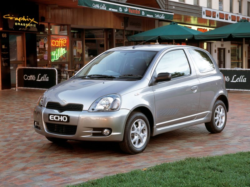Toyota Echo хэтчбек