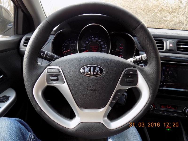 Kia Rio 2015 руль