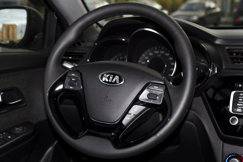 Kia Rio 2015 руль