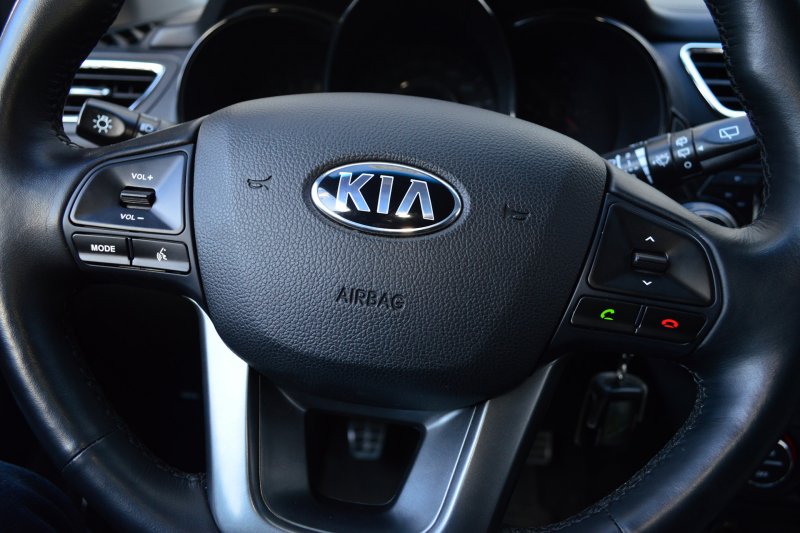 Kia Rio 2014 руль