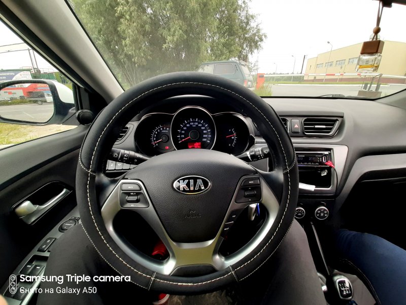 Kia Rio 2015 руль
