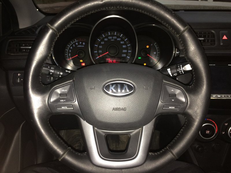 Kia Rio 2012 руль
