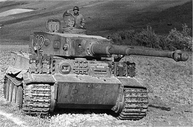 PZKPFW vi Tiger новый годом