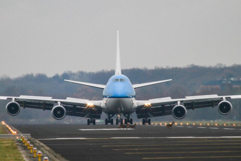 Боинг 747-700