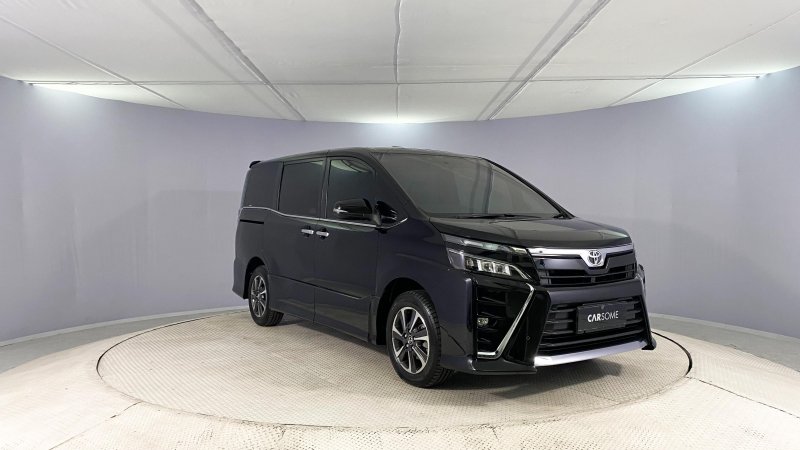 Toyota Voxy 2015