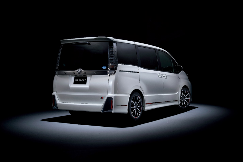 Toyota Voxy 2015