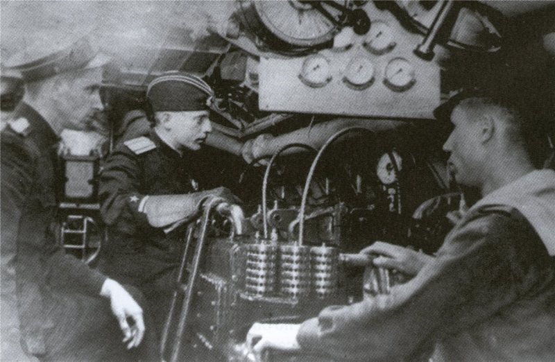 Центральный пост управления подводной лодки 636.3