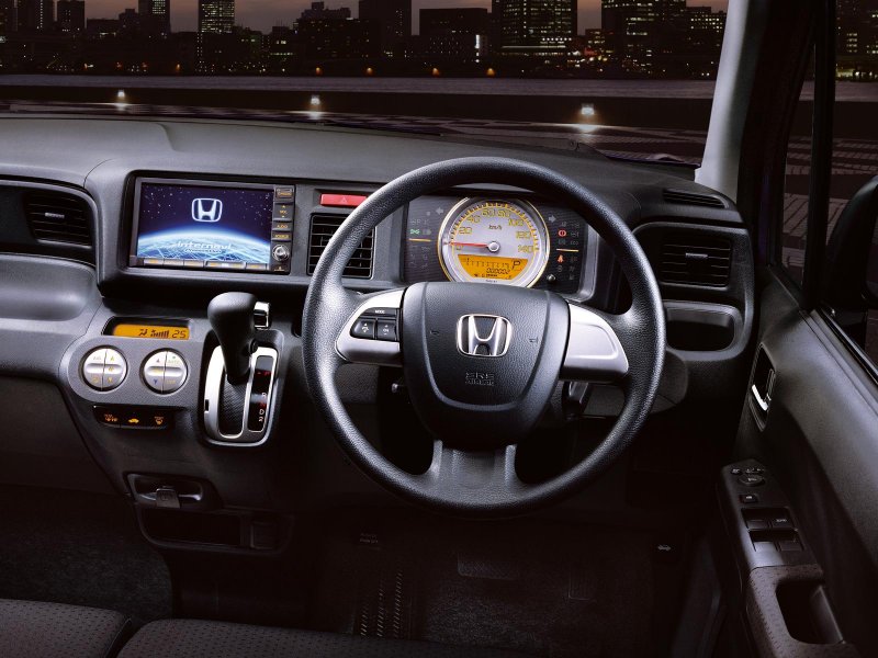 Honda Life v 2009