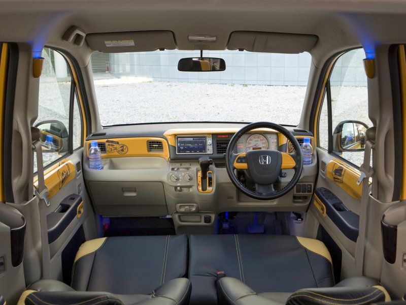 Honda Life v 2009