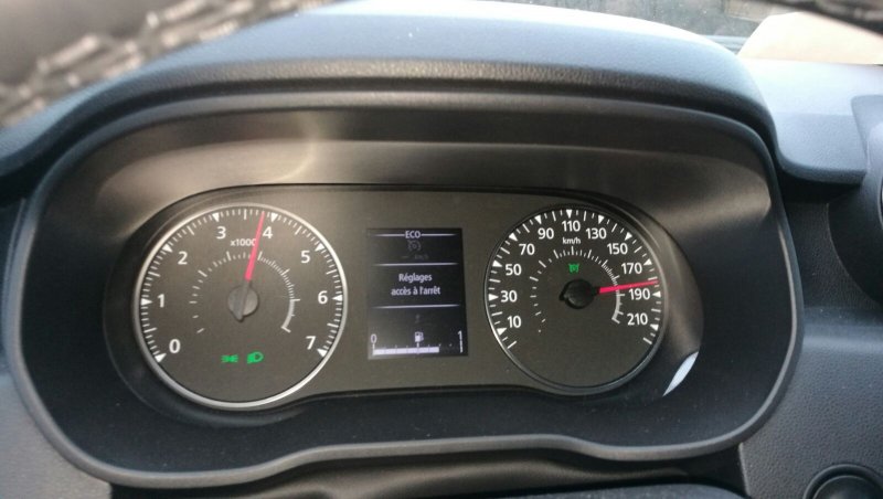 Renault Duster спидометр
