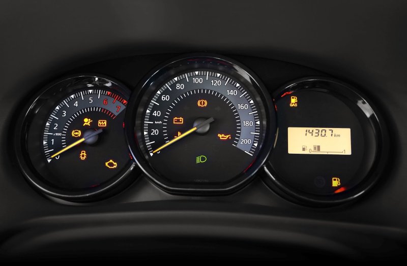 Панель приборов Renault Logan 2