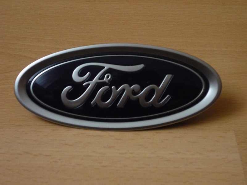 Эмблема Ford Escape 2008