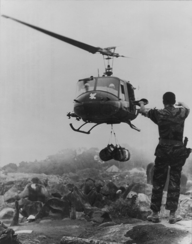 Вертолеты uh-1 во Вьетнаме в войне
