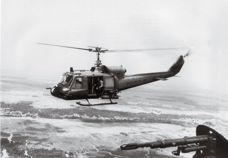 Вертолет uh-1 Хьюи