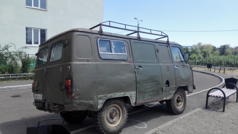 УАЗ 3741 армейский