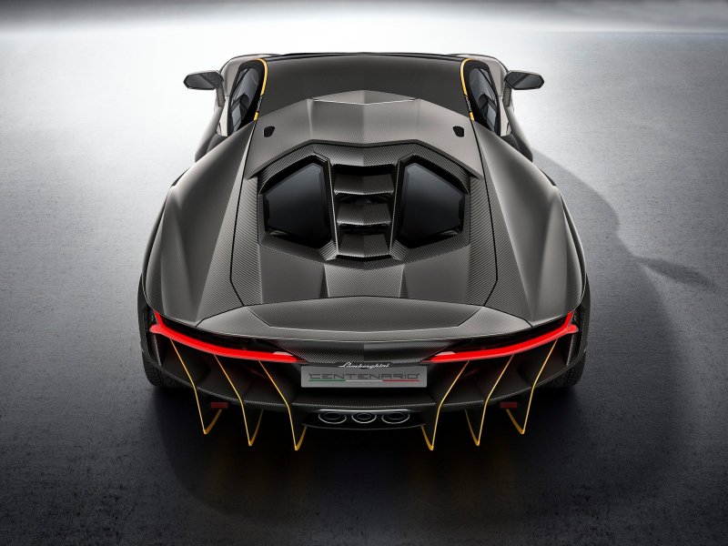 Ламборджини Centenario 2020