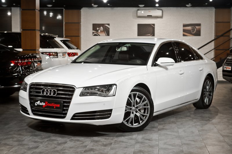 Audi a8 2012 год белая