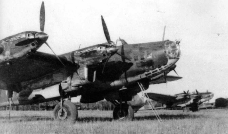 Дальний бомбардировщик пе-8