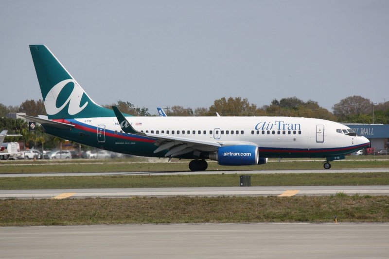 Боинг 737-700