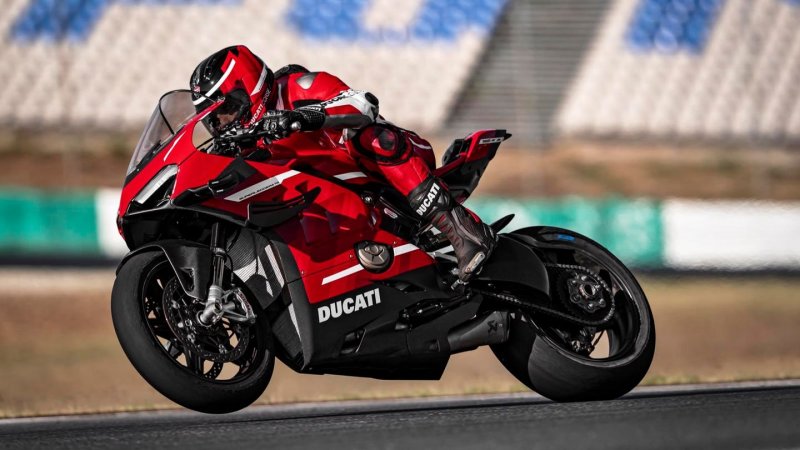 Мотоцикл Ducati Panigale v4