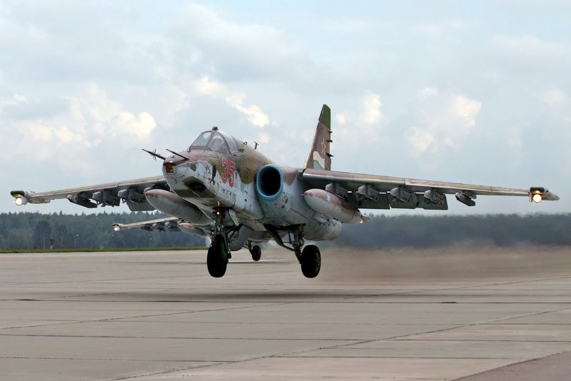 Самолёт-Штурмовик Су-25