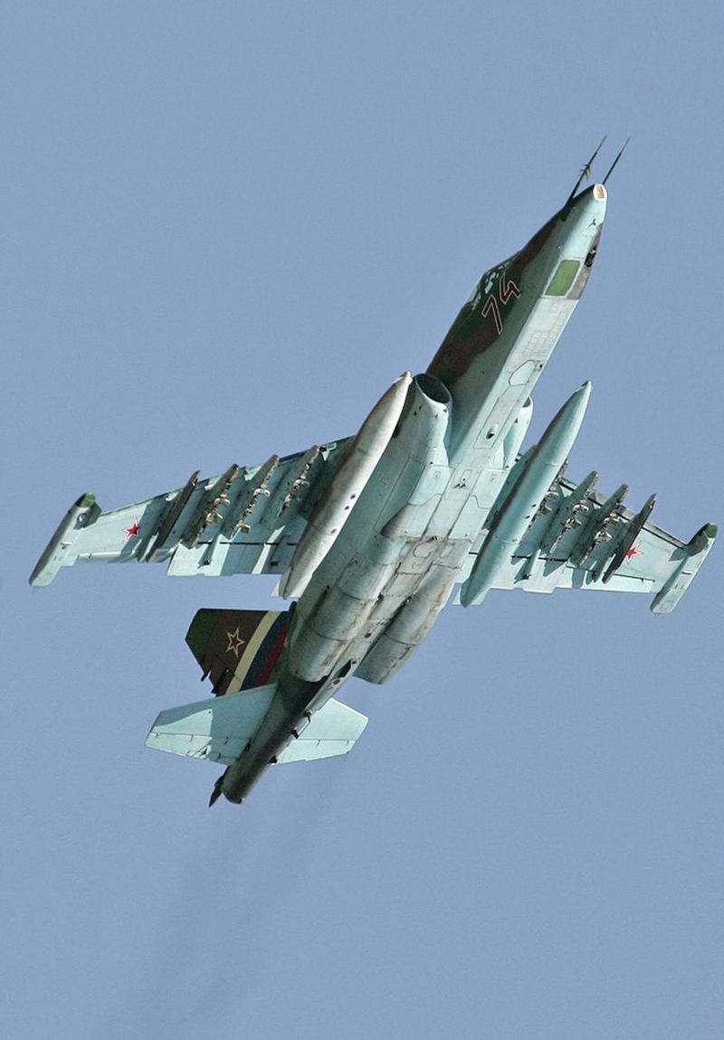 Самолет Су-25