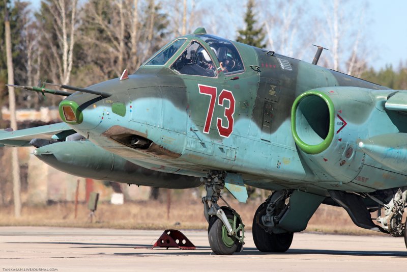 Истребитель Су 25