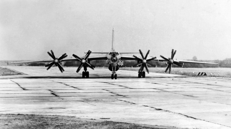 Самолет ту-16 в морской авиации