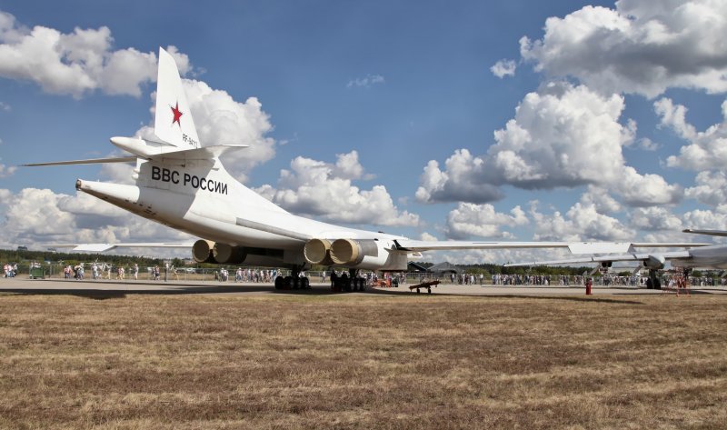 Сверхзвуковой бомбардировщик м-50