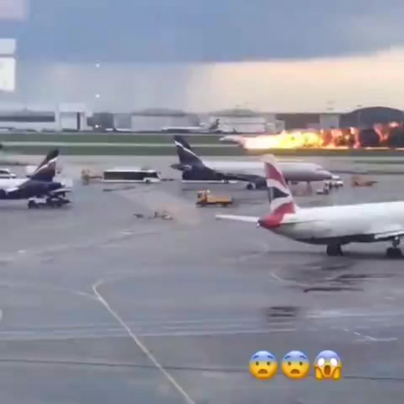Посадка самолета в Шереметьево ночью