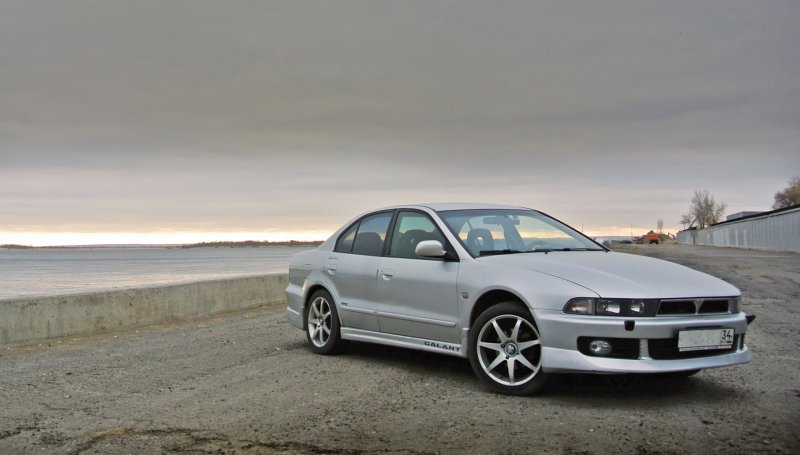 Mitsubishi Galant 8