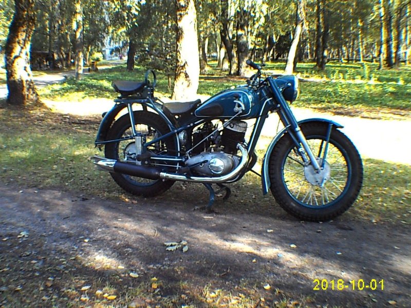ИЖ 49 красный