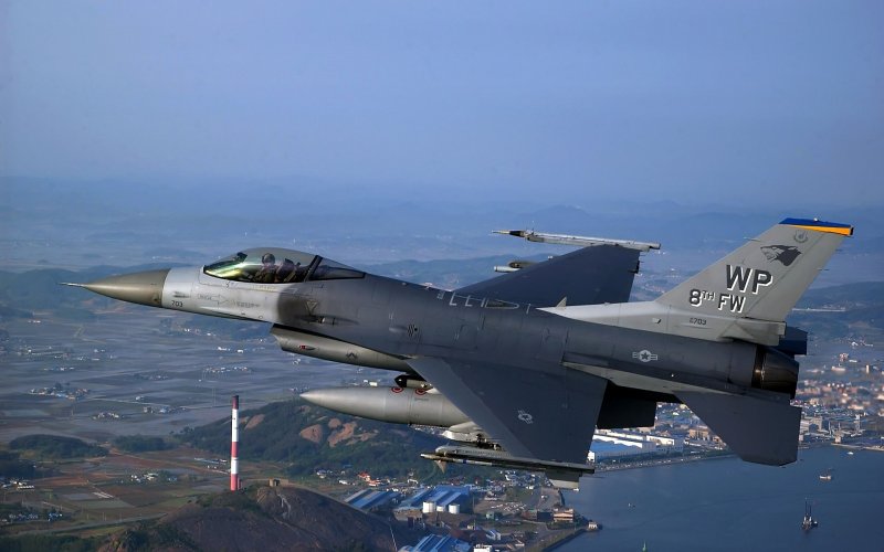 F-16 палубный
