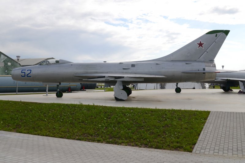 Истребитель-перехватчик Су-9