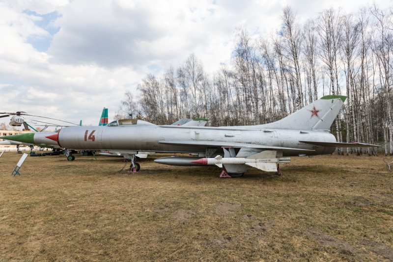 Су-11 истребитель