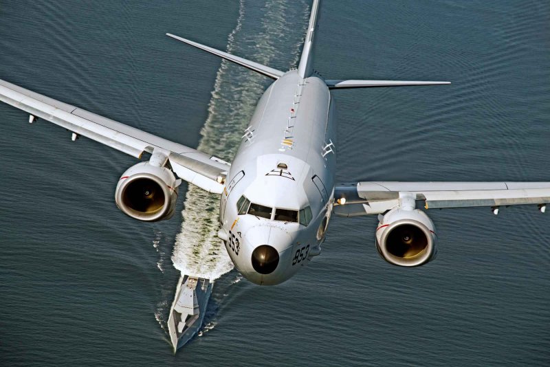 Самолёт Посейдон p8